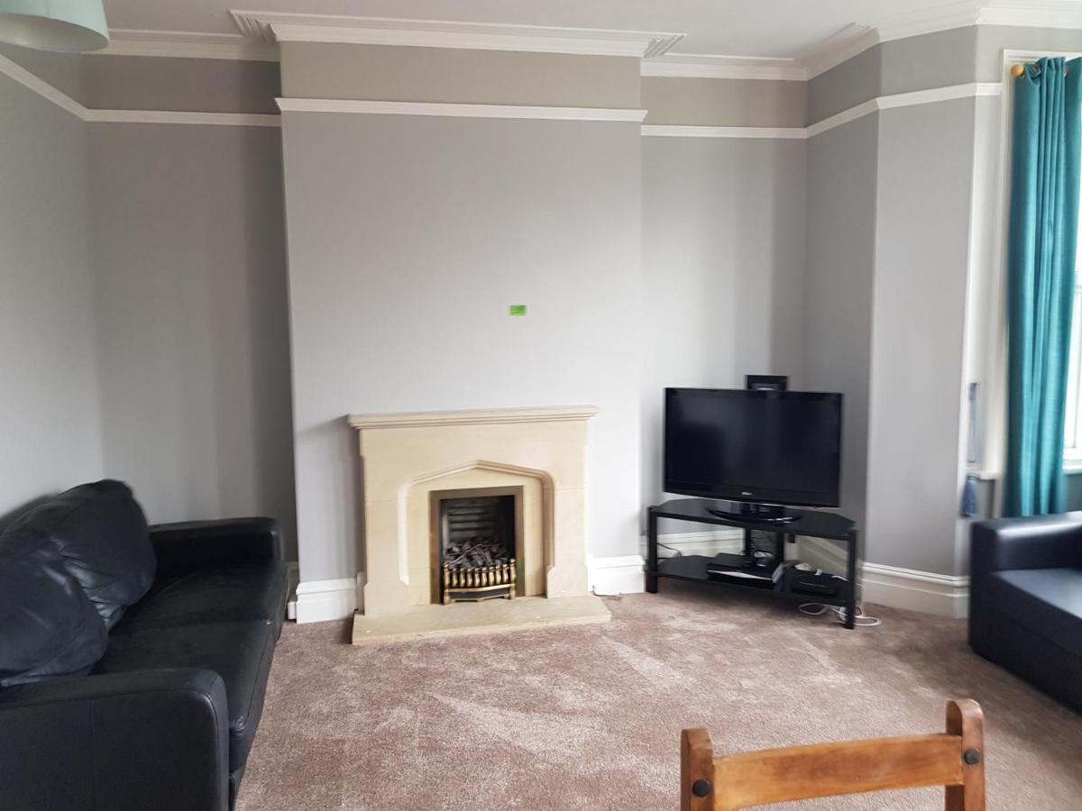 Ferienwohnung Large First Floor Balcony Flat Next To Beach Weston-super-Mare Exterior foto